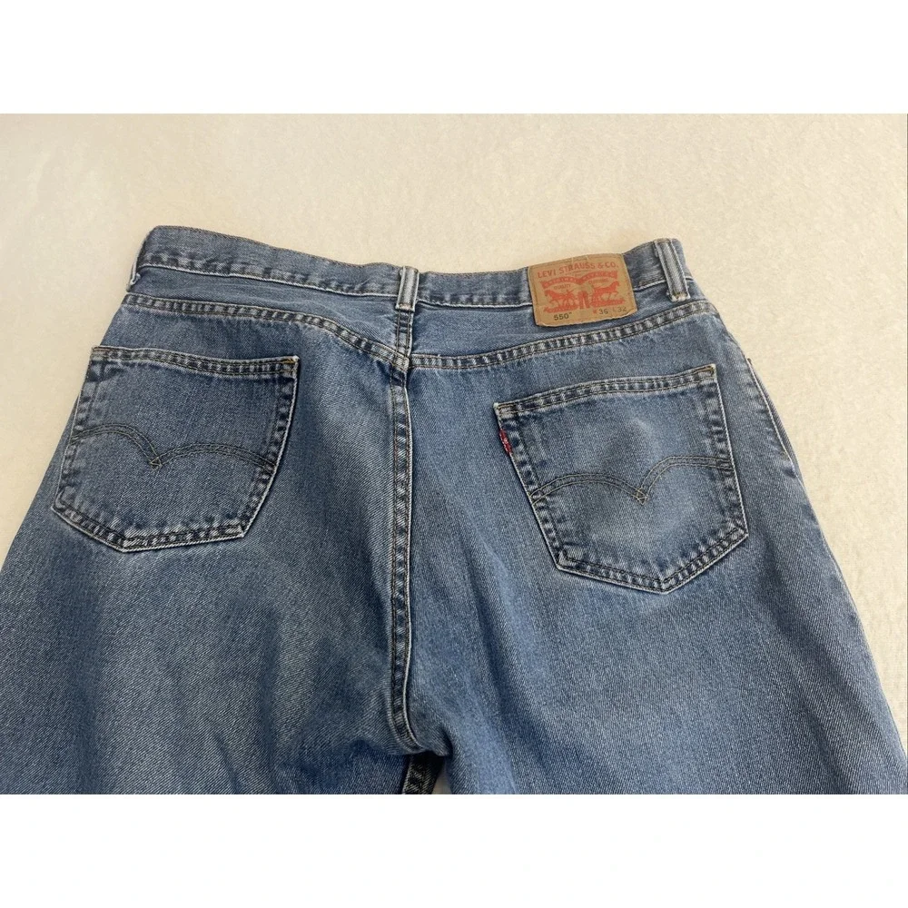 Levi's 550 Jeans Men's 36x32 (Actual: 36x31) Medium Wash Relaxed Fit